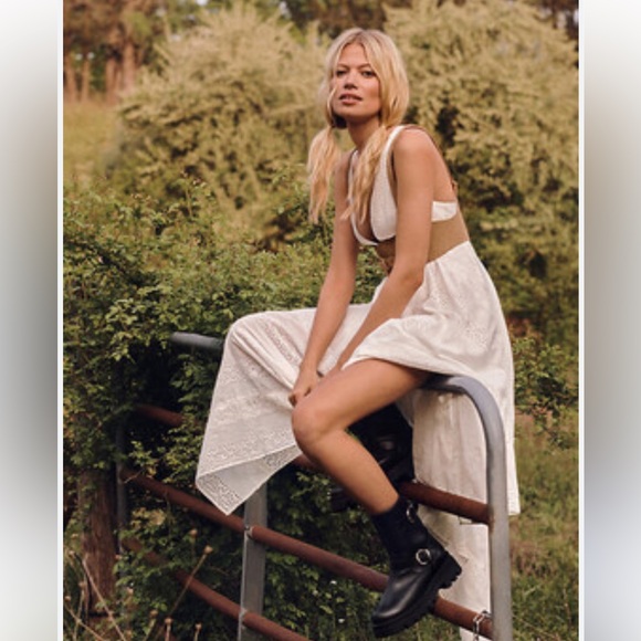 The Leia Eyelet Handkerchief-Hem Dress NWT XS - Picture 3 of 8